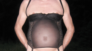 Ich im Minirock und Damenwäsche