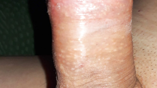 Hier könnt ihr mein geilen Penis sehen ihr Mädels