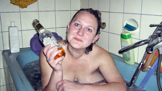 Dicke Titten gehen baden