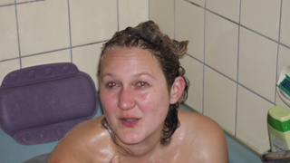 Dicke Titten gehen baden