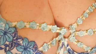 Große Titten gut verpackt