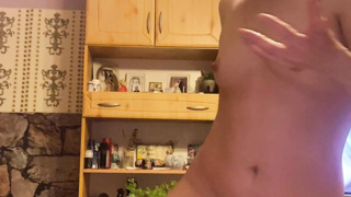 Nackte Ungarin mit Brille