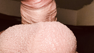 Rasierter Schwanz geil am Morgen