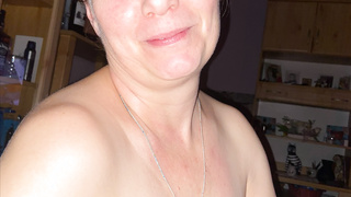 Nackt Milf aus Ungarn Mega Bilder Upload