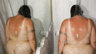 Freundin nackt im Urlaub