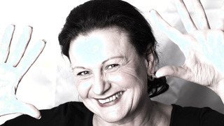 Fotoshooting mit vollbusiger Gilf-Lady