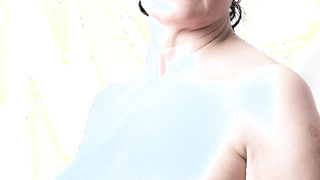 Fotoshooting mit vollbusiger Gilf-Lady