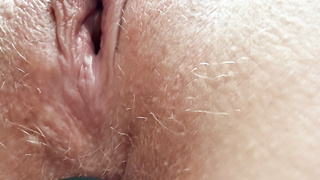 Dicke Lippen und Analplug