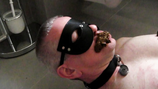 Homo Gerd bei einer Domina