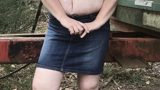 Dicke Frau nackt im Wald