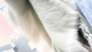 Meine Cousine nackt nach dem Duschen