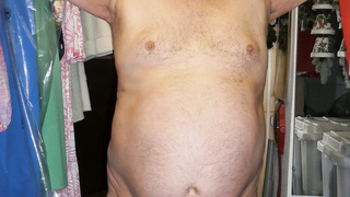 Bilder von mir nackt auf dem Dachboden