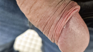 Auf der öffentlichen Toilette