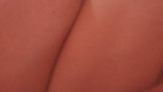Sie ist nackt...