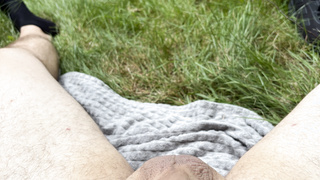 Outdoor Wichsen bei schönem Wetter