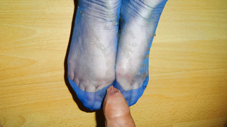 Sperma auf die Nylonfüße