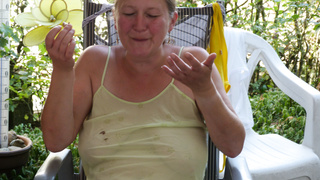 Leicht bedeckte Titten auf Terrassien