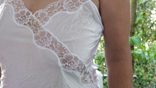 Leicht bedeckte Titten auf Terrassien