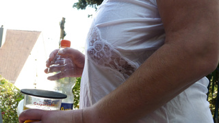 Leicht bedeckte Titten auf Terrassien