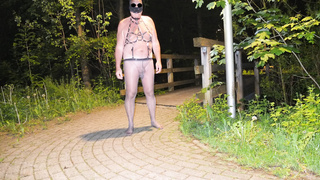 Spaziergang in Strumpfhose