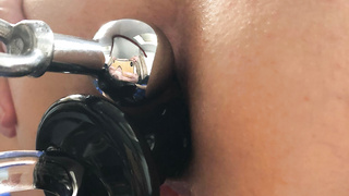 Neue Dildos werden getestet.