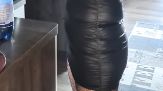 Sekretärin in Leder