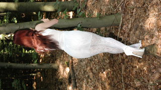 Stephy  allein im Wald