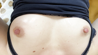 Eingeölte Titten für euch