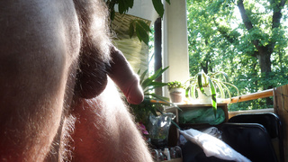 Bin wieder mal nackt auf dem Balkon