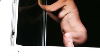 Sexana ich putze meine Fenster am liebsten nackt
