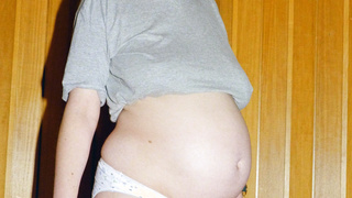 Titten und Muschi zeigen in der Schwangerschaft