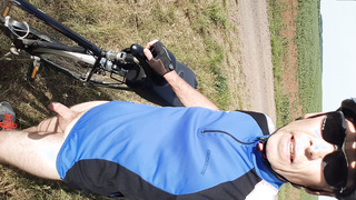 Unten ohne Fahrrad fahren