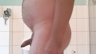 Nackter Mann was nun....