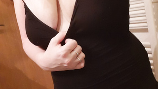 Mal schön langsam meine dicken Titten frei gelassen