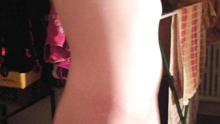 Petras Muschi nackt und frisch rasiert