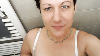 Ich liebe es meine Brüste zu massieren !