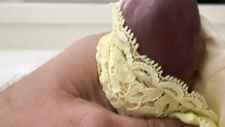 Geiler Arsch der Ehefrau im Höschen und Schwanzbilder v.ihn