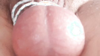 Erst die Eier und dann mal den Penis abgebunden