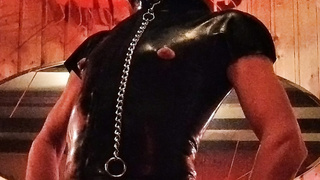 Fräulein Gigi... in einem ihrer geilen Gummi- Outfits