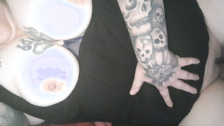 Lilly's dicke Titten