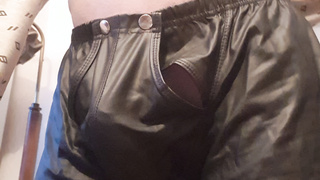 Auch das Auge der Dame sieht mit und erfreut sich