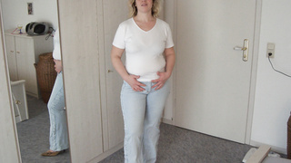 Ines zeigt sich gern nackt