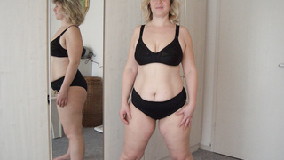 Ines zeigt sich gern nackt