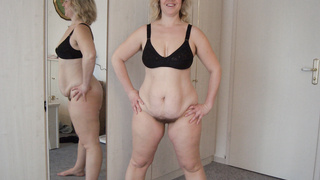 Ines zeigt sich gern nackt