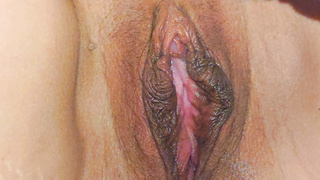 Meine 50-jährige Ex präsentiert ihre saftige Muschel