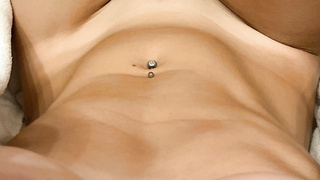 Junge Frau leider unbefriedigt