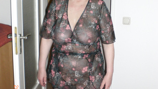 Nina vögelt mit ihrem Nachbar und dem Ehemann