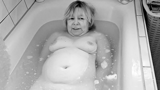 Meine Süße beim baden