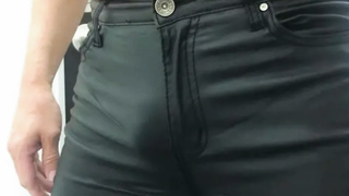 Der Tiger ist noch im Käfig…