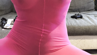 Bitch Nadina im pinken Catsuits